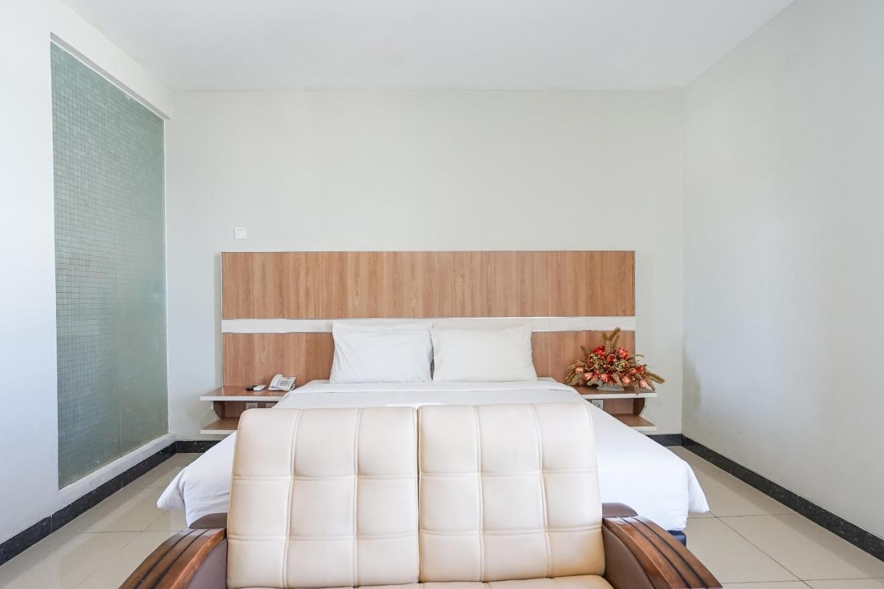 Hotel Royal Manado Dış mekan fotoğraf