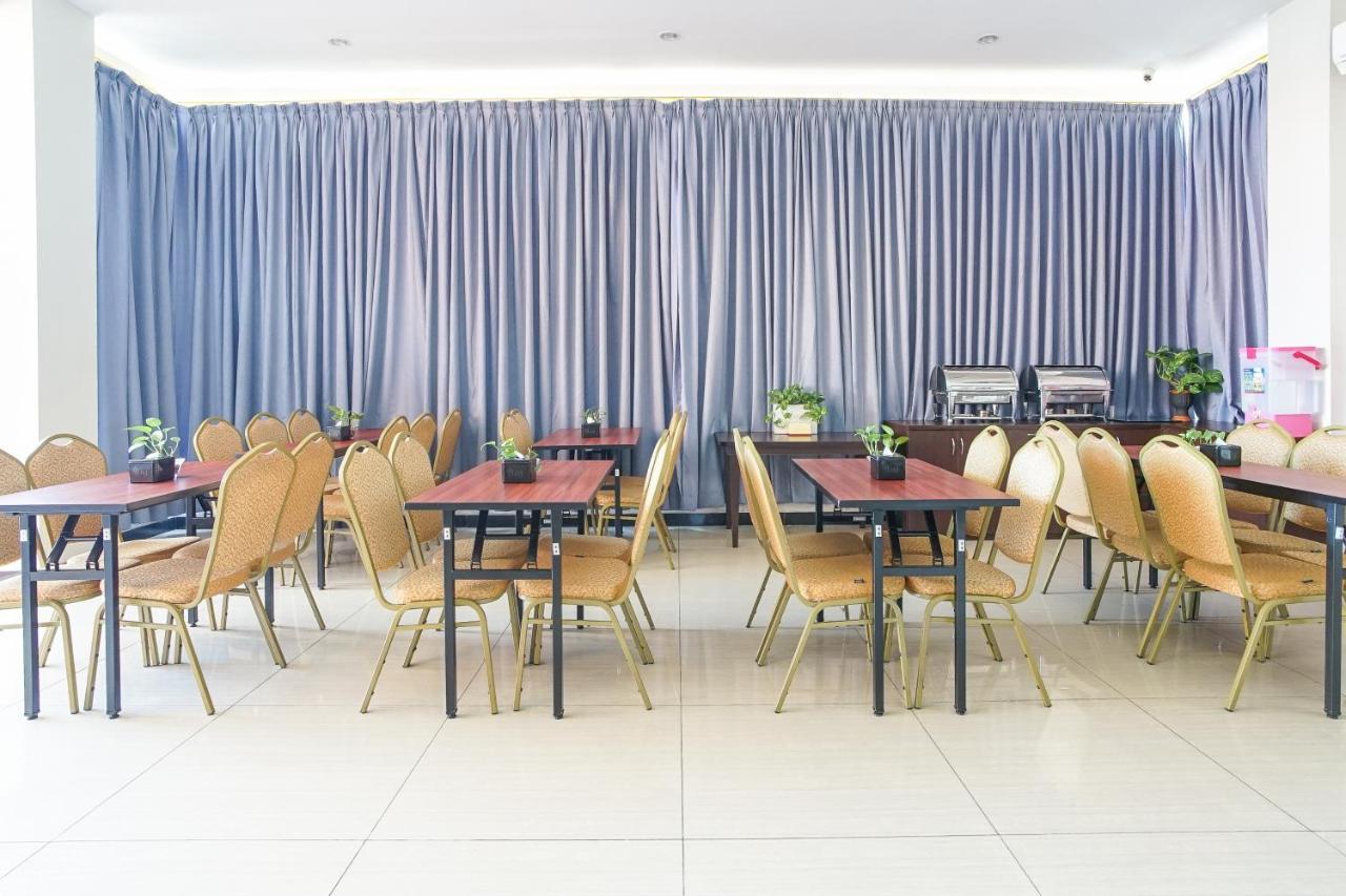Hotel Royal Manado Dış mekan fotoğraf