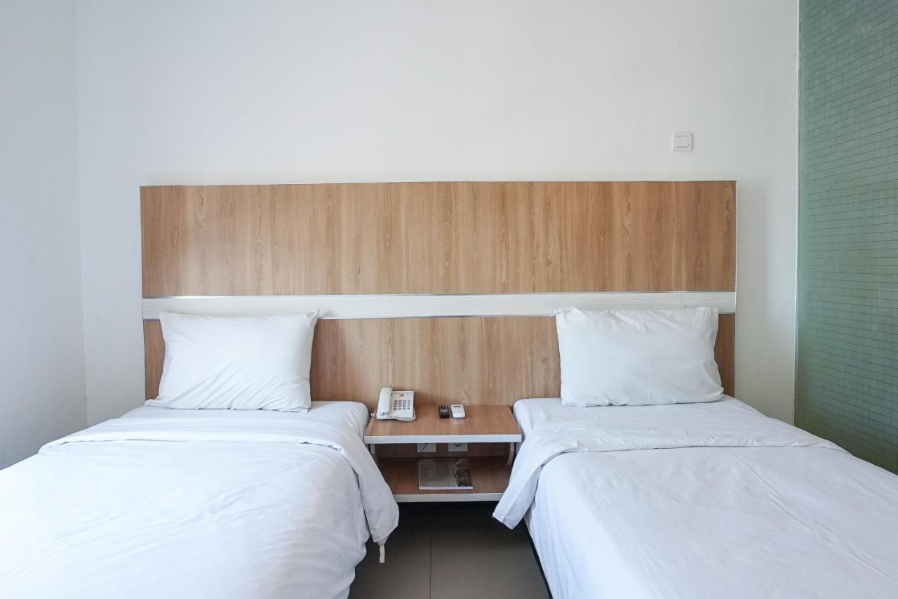 Hotel Royal Manado Dış mekan fotoğraf